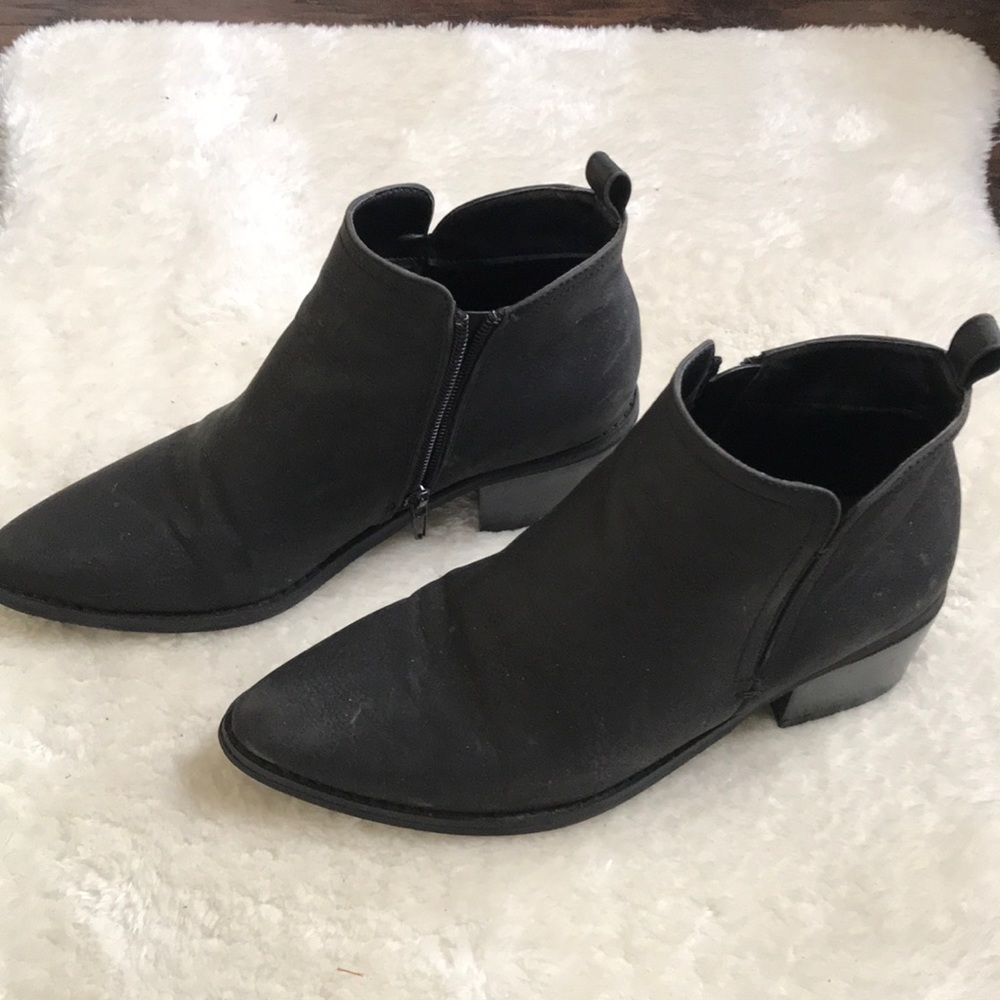 Black Boots - Picture 3 of 3